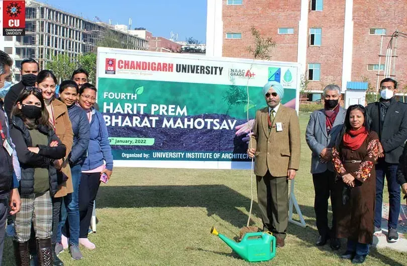 Faculty and students gathered at the Harit Prem Bharat Mahotsav