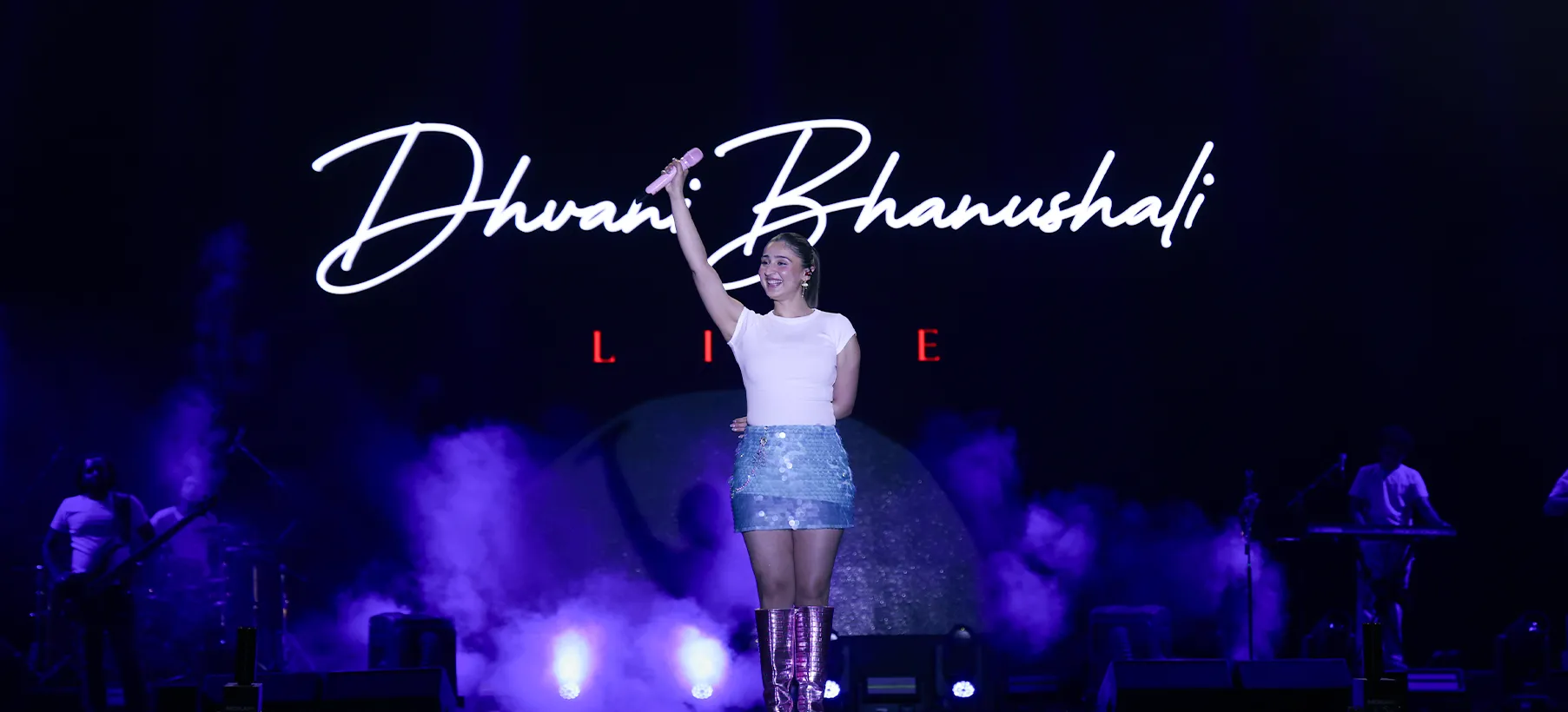 Dhvani Bhanushali performing at Chandigarh University Uttar Pradesh